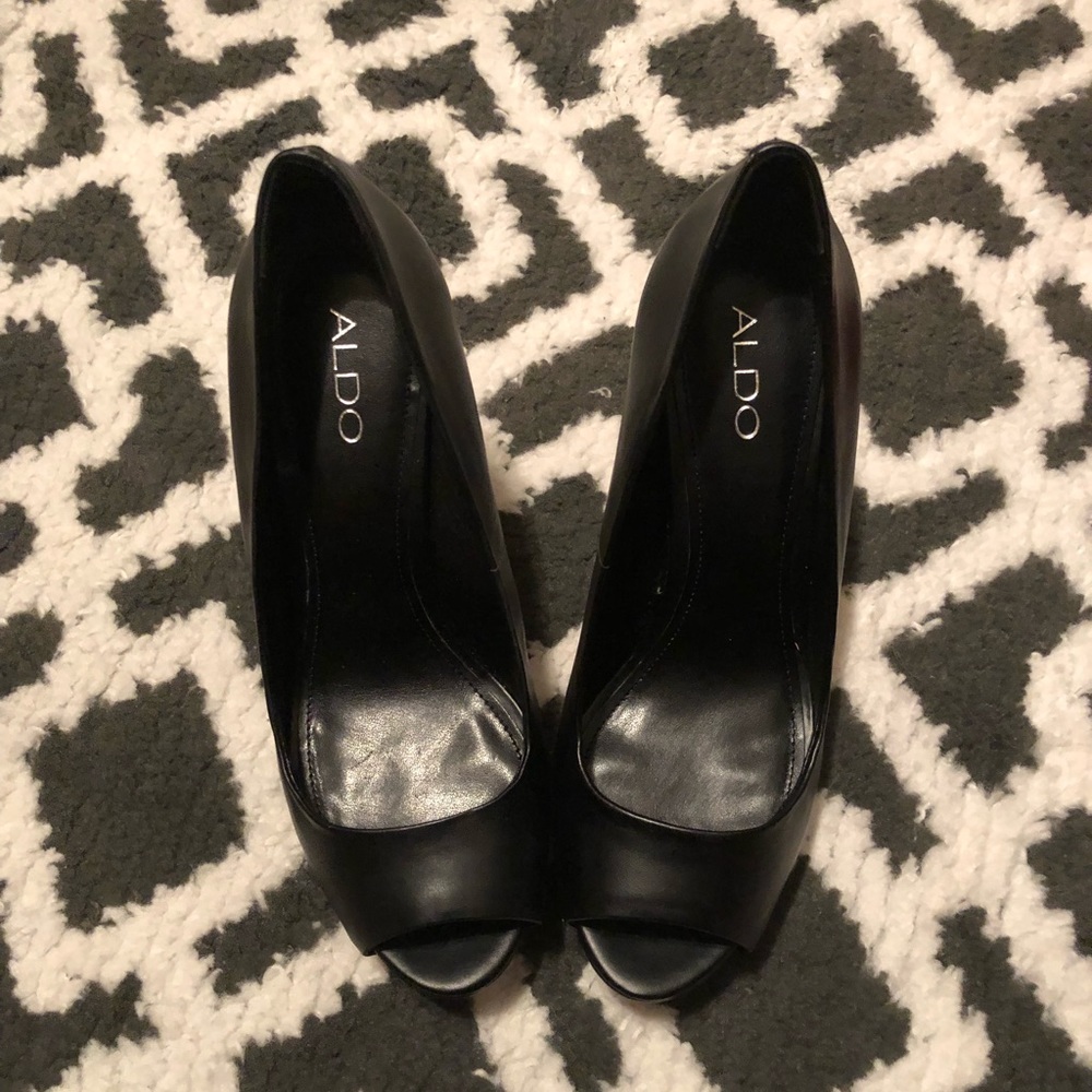 Also black peep toes